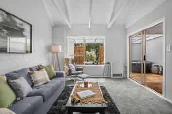 442C Stokes Valley Road, Stokes Valley