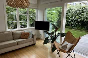 2/192 Queen Street, Northcote Point