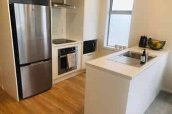 27 Barber Grove, Moera