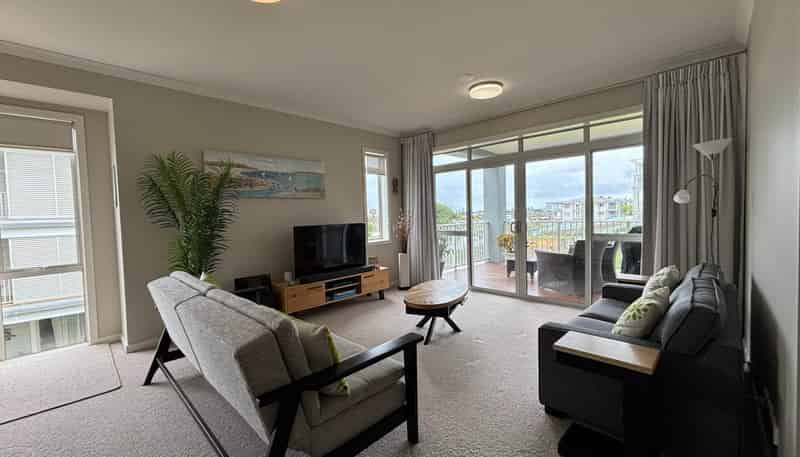 102 Landmark Terrace, Orewa