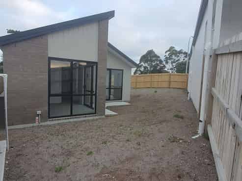 33 Red Hills Road, Massey