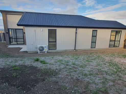 33 Red Hills Road, Massey