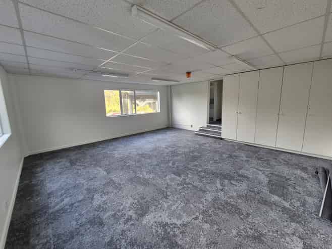 Lush village setting – 153sqm Titirangi tenancy