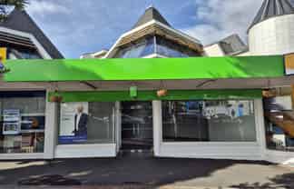 Lush village setting – 153sqm Titirangi tenancy