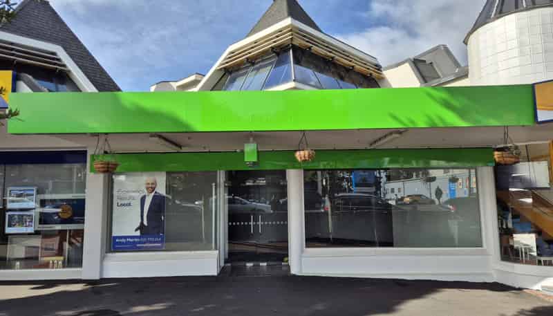 404 Titirangi Road, Titirangi