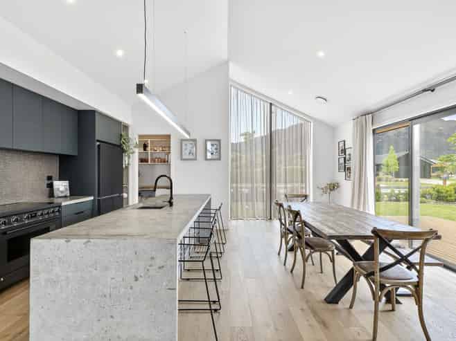 6 Sentinel Drive, Lake Hawea