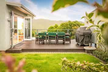 7 Caughley Grove, Karori