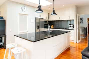 7 Caughley Grove, Karori