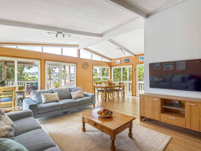 94 Saddleback Rise, Murrays Bay