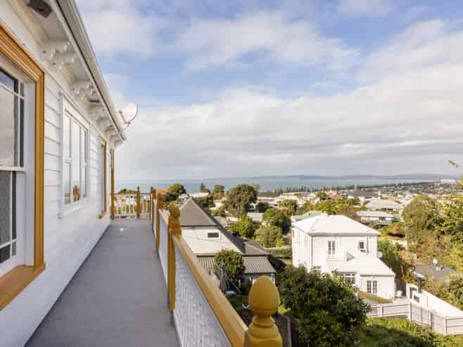 15 Sealy Road, Bluff Hill