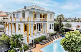 15 Sealy Road, Bluff Hill