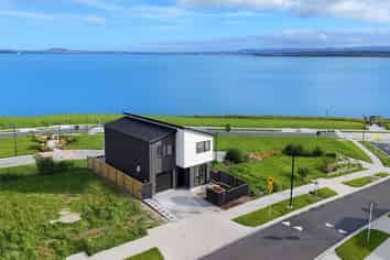 82 Picnic Point Road, Hobsonville
