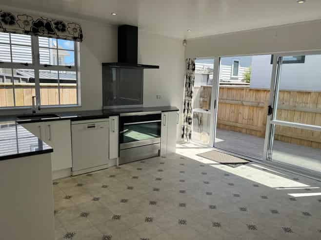 12 Leighton Avenue, Waiwhetu