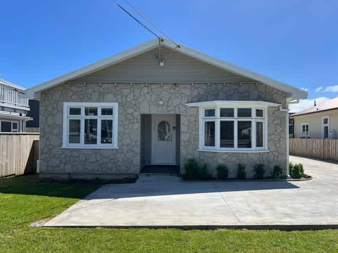 12 Leighton Avenue, Waiwhetu