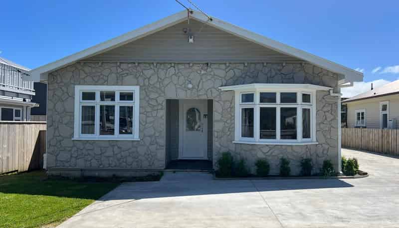 12 Leighton Avenue, Waiwhetu