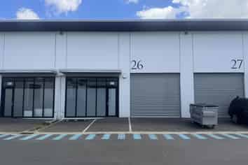 Modern industrial unit in prime Airport precinct