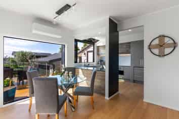 9a Folkestone Street, Murrays Bay