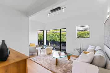 9a Folkestone Street, Murrays Bay