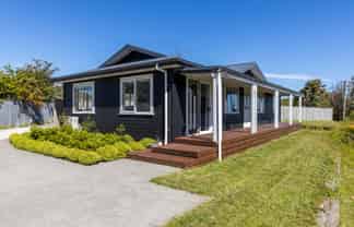 64 Bridge Street , Bulls