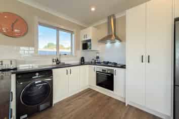 64 Bridge Street , Bulls