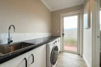 64 Bridge Street , Bulls