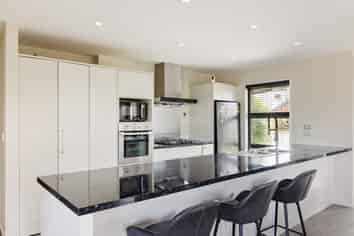 14 Moeraki Place, Hei Hei