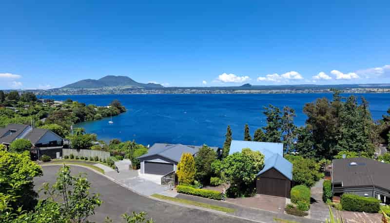 23 Ewing Grove, Acacia Bay