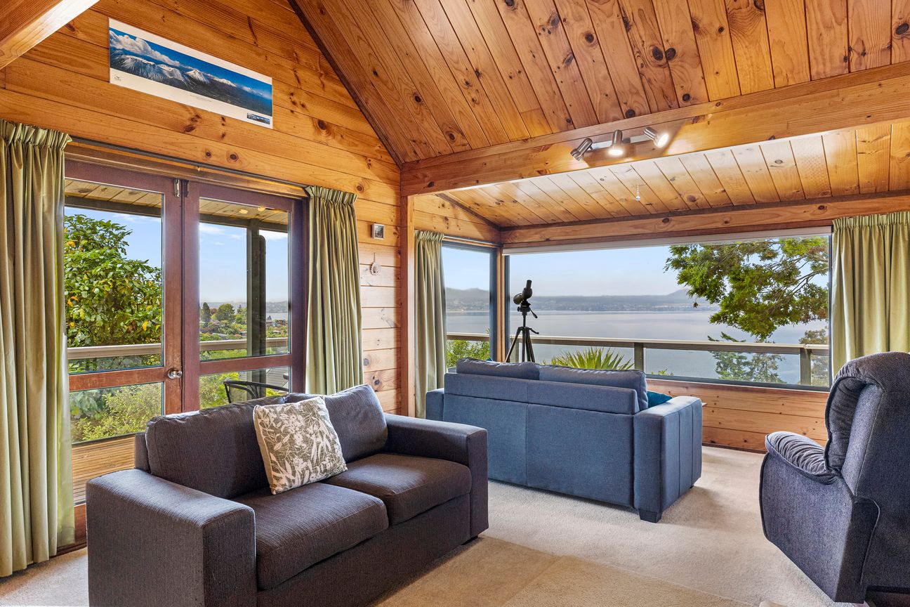 Where Views Meet Lifestyle - A True Taupo Retreat - Vue 3