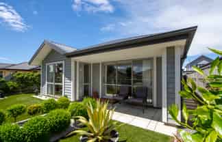 71 Mary Ellen Street, Pegasus