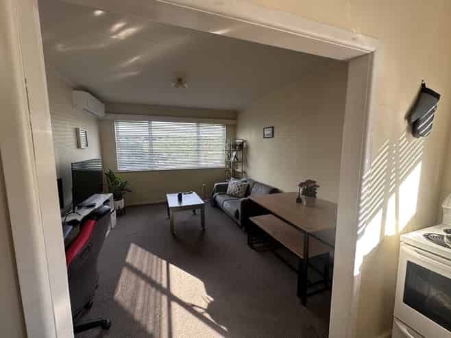 2/10 Caxton Street, Onekawa