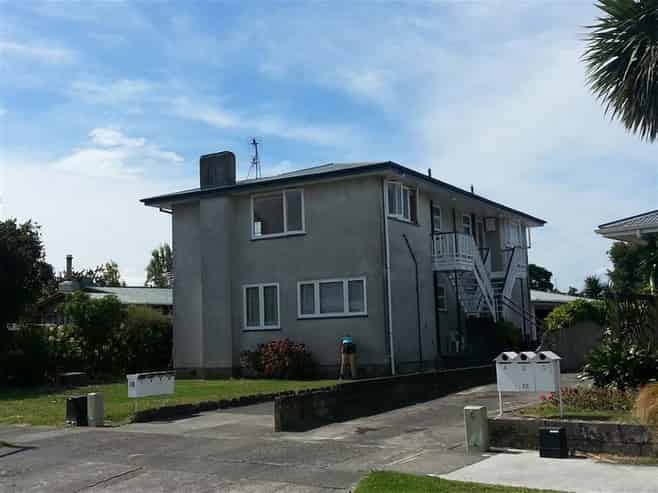 2/10 Caxton Street, Onekawa