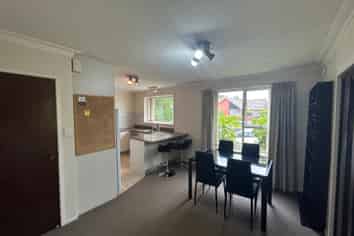 1/3 Cottesmore Close, Burnside