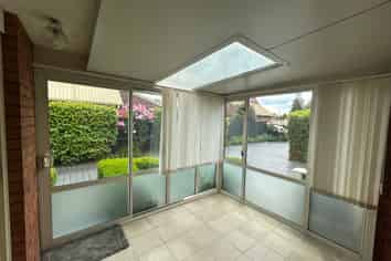 1/3 Cottesmore Close, Burnside