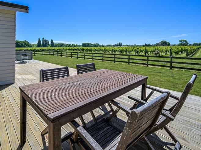 18 Tuki Tuki Road, Haumoana