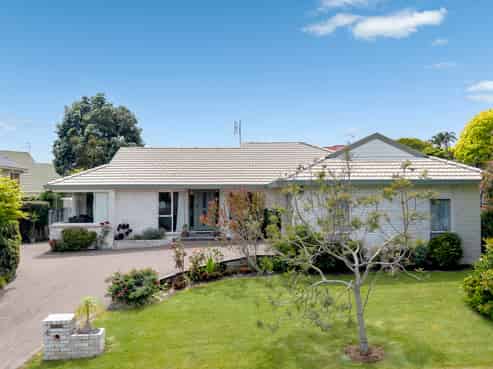 6 Bampton Rise, Northpark