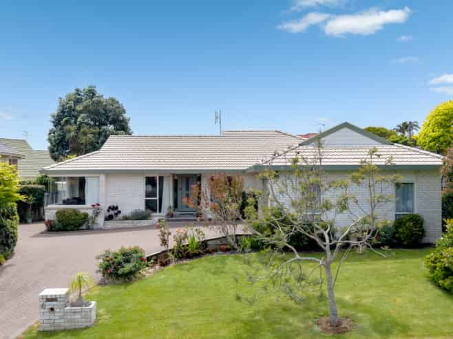 6 Bampton Rise, Northpark