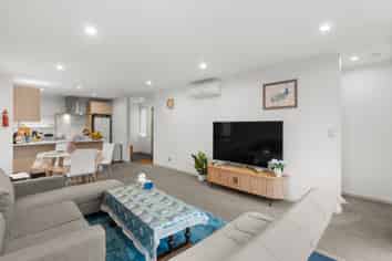 1/372 Worcester Street, Linwood