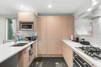 1/372 Worcester Street, Linwood