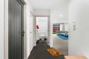 1/372 Worcester Street, Linwood