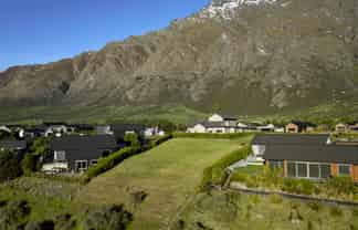 4 Kintyre Court, Jacks Point