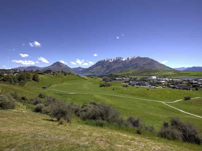 4 Kintyre Court, Jacks Point