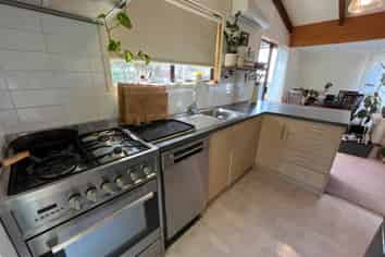 13A Randal Place, Glenfield