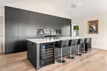 98 Oxford Street, Martinborough