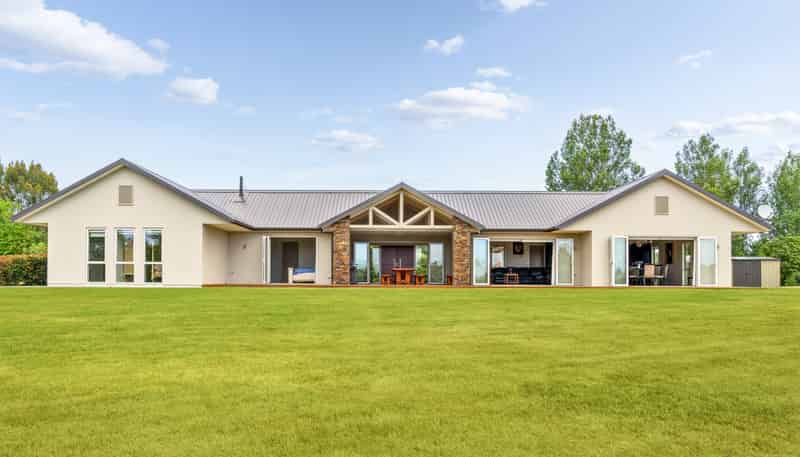 98 Oxford Street, Martinborough