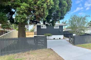 63 The Circle, Manly