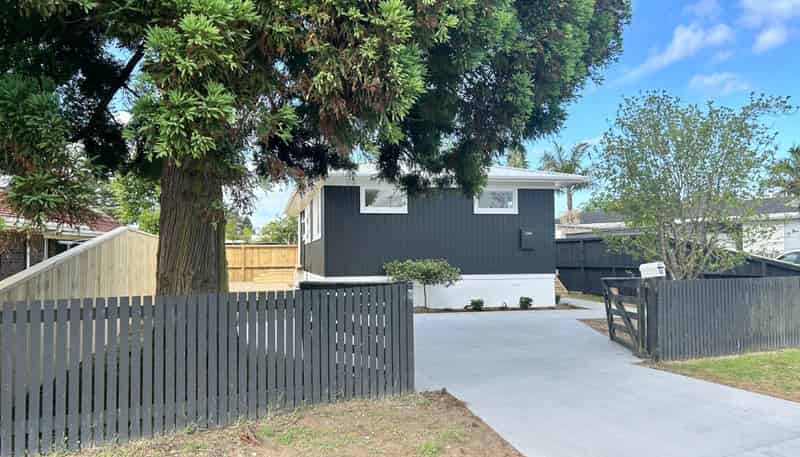 63 The Circle, Manly