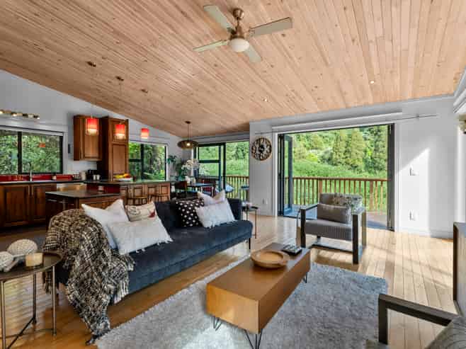 99 Onetangi Road, Onetangi