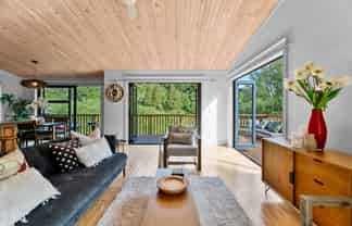 99 Onetangi Road, Onetangi