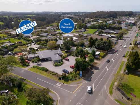 CORNER POSITION OFFICE AND EXCELLENT PARKING
