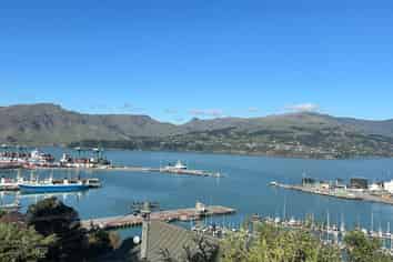 16 Dudley Road, LYTTELTON